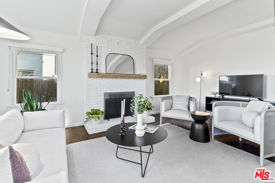 3020 W 82nd St