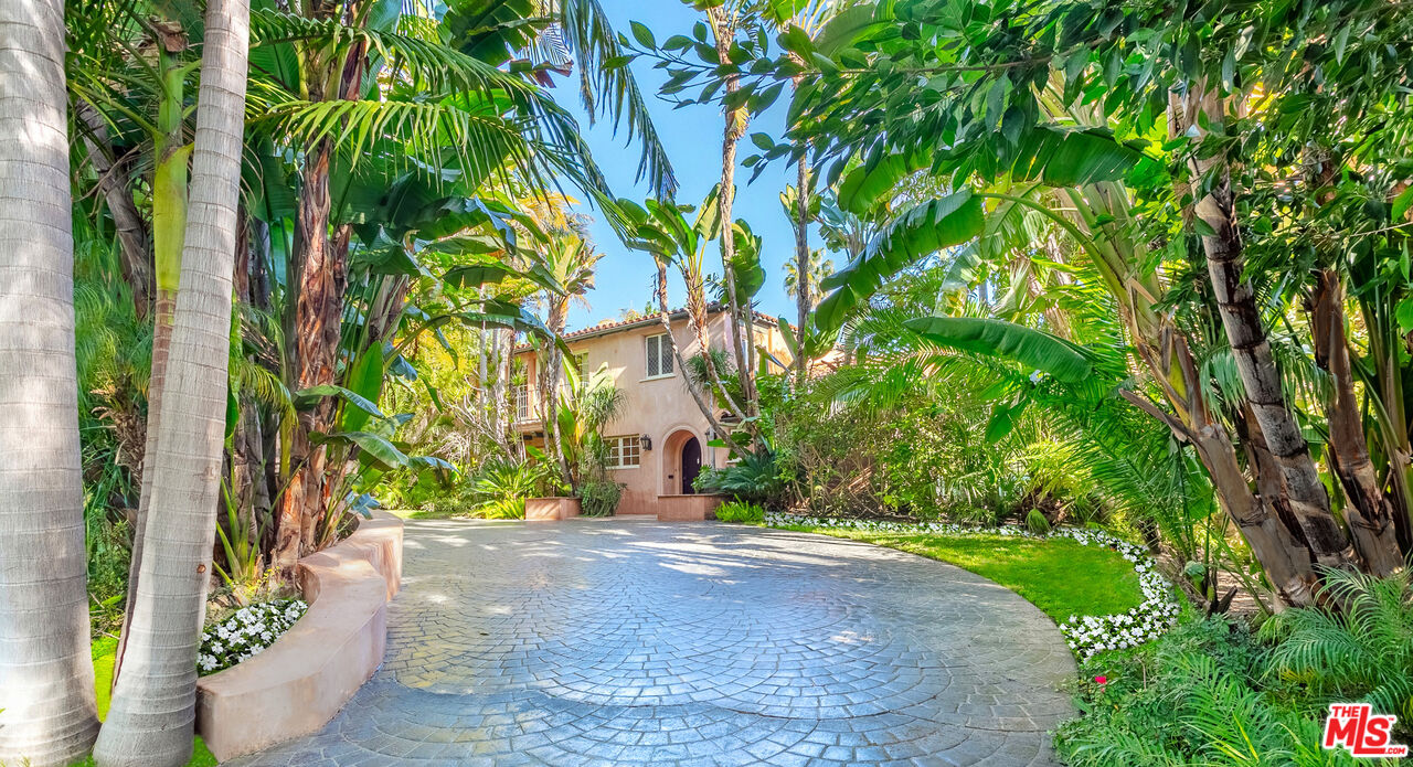 806 N Alpine Dr