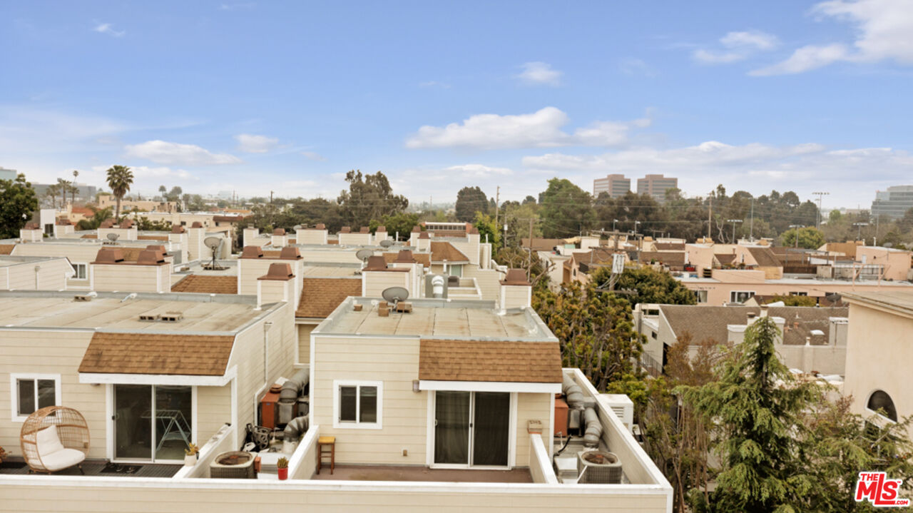 1717 Stoner Ave Unit: 105