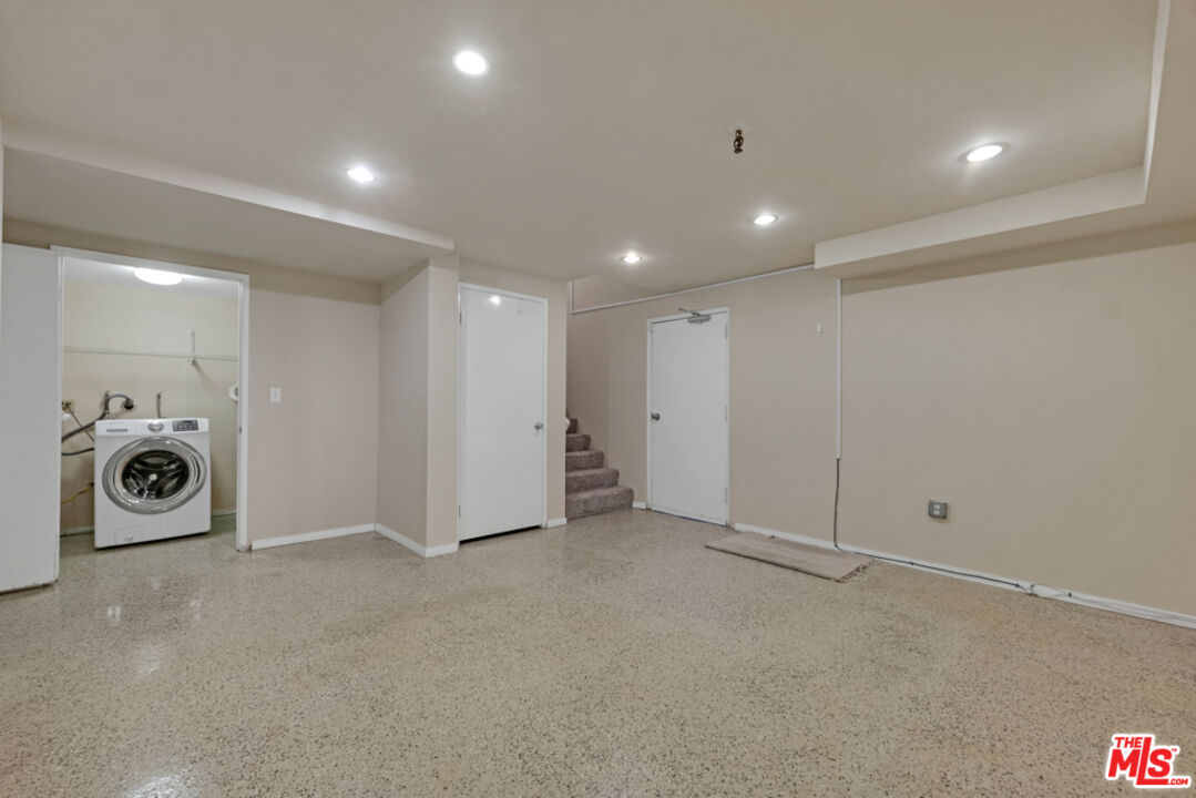1717 Stoner Ave Unit: 105