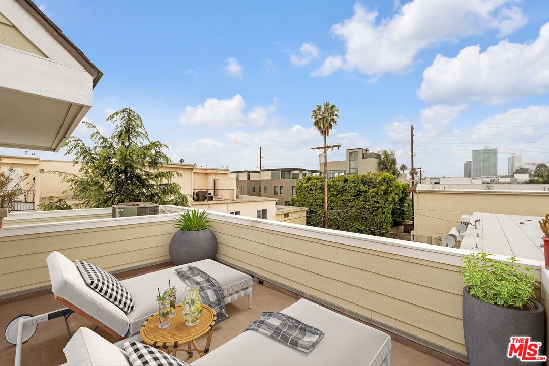 1717 Stoner Ave Unit: 105