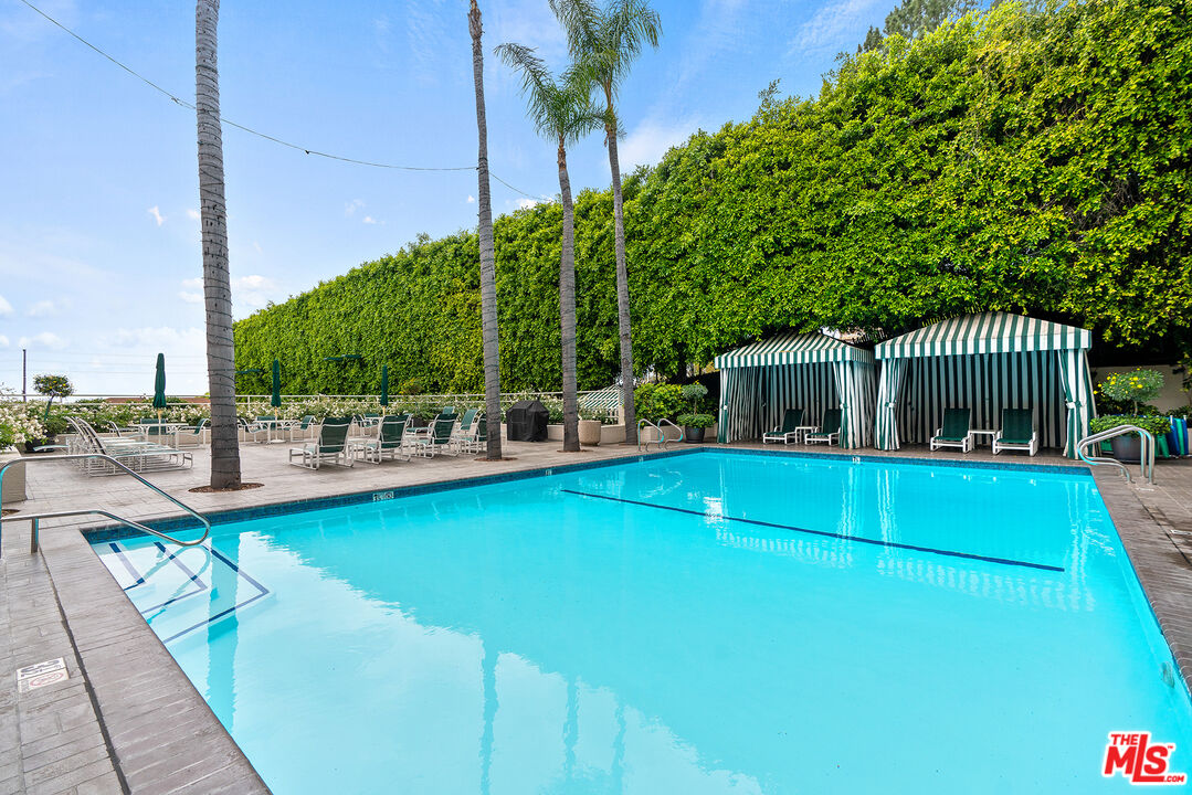 1131 ALTA LOMA RD Unit: 518