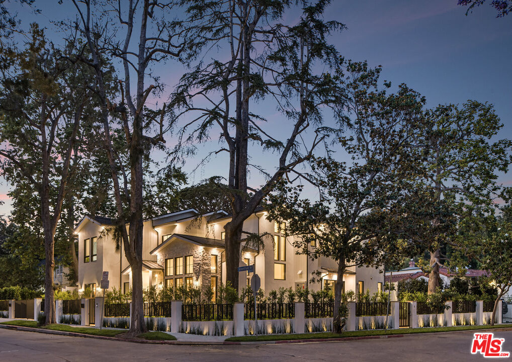 196 S Greenfield Ave