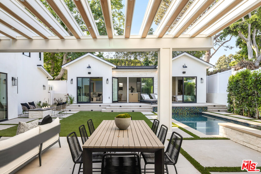 196 S Greenfield Ave