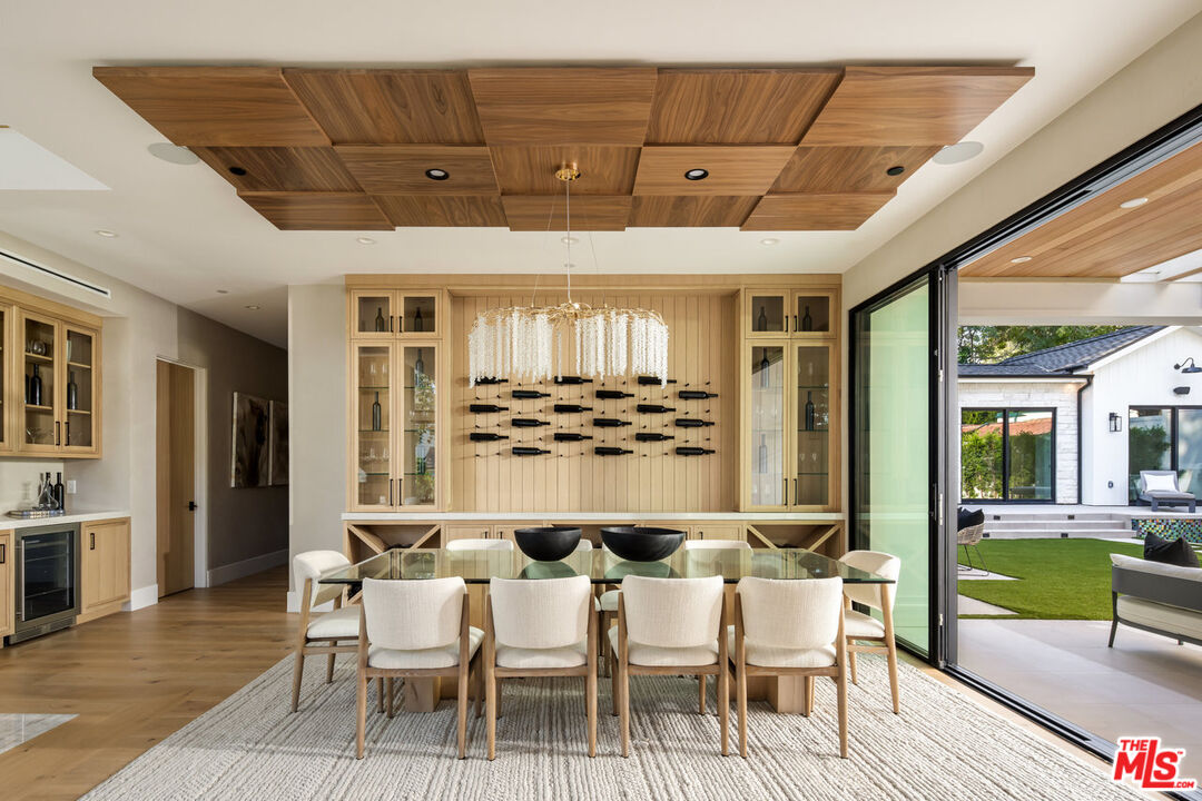 196 S Greenfield Ave