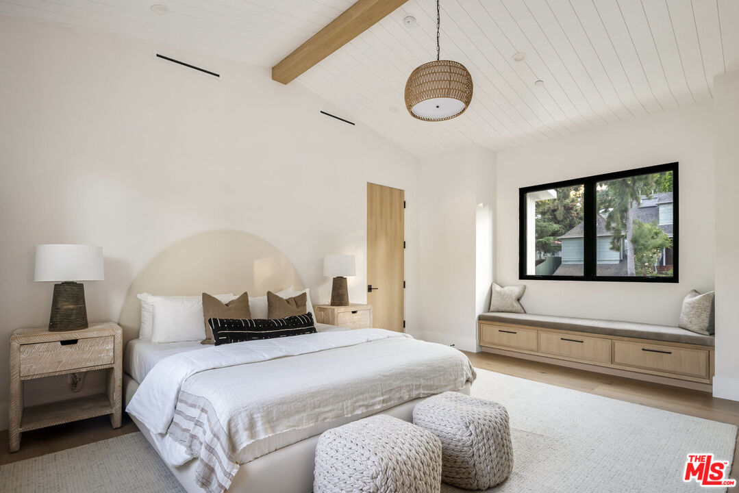 196 S Greenfield Ave