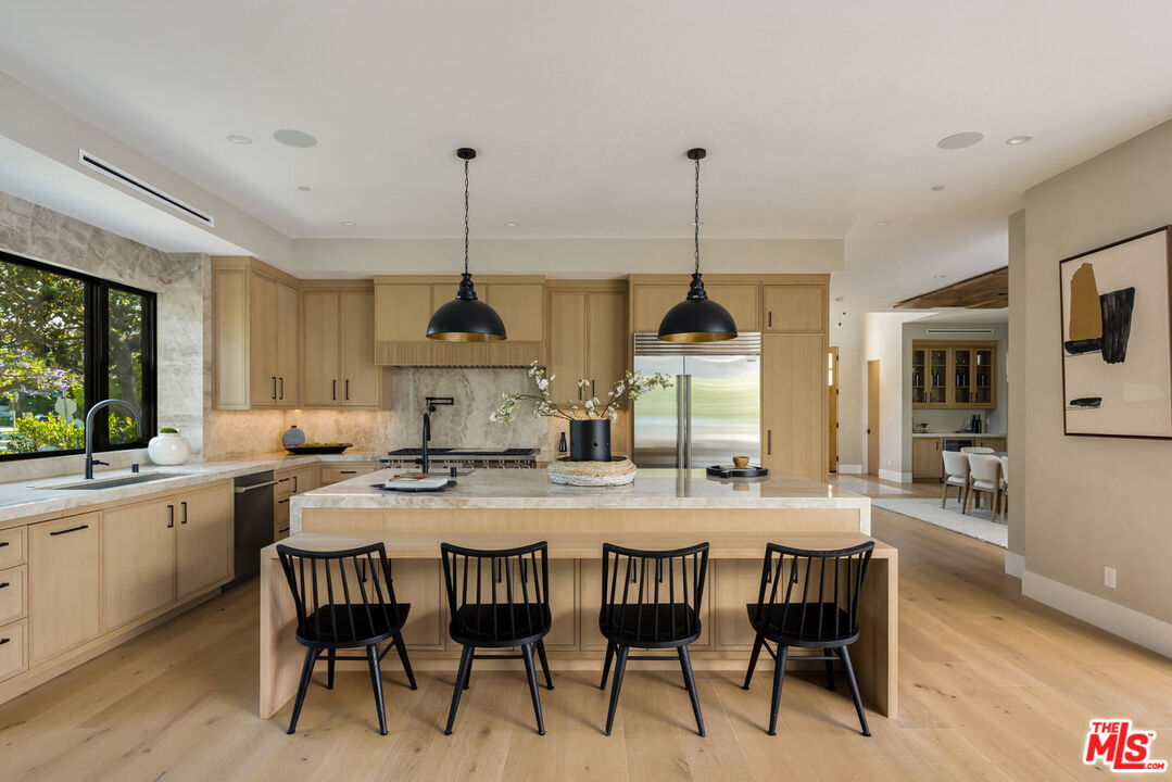 196 S Greenfield Ave