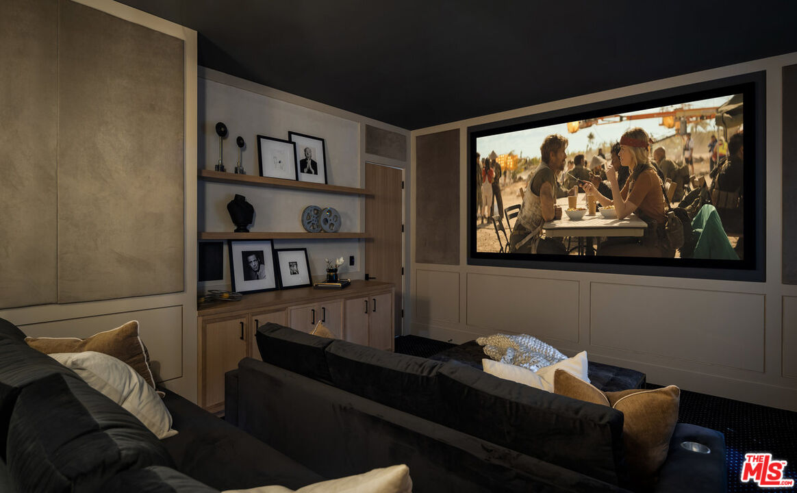 196 S Greenfield Ave