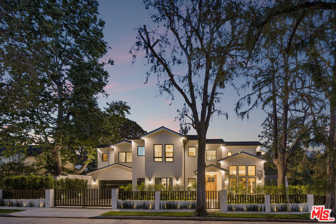 196 S Greenfield Ave