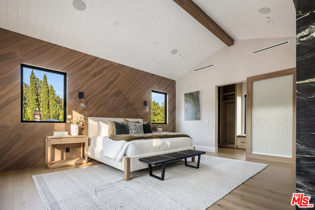 196 S Greenfield Ave