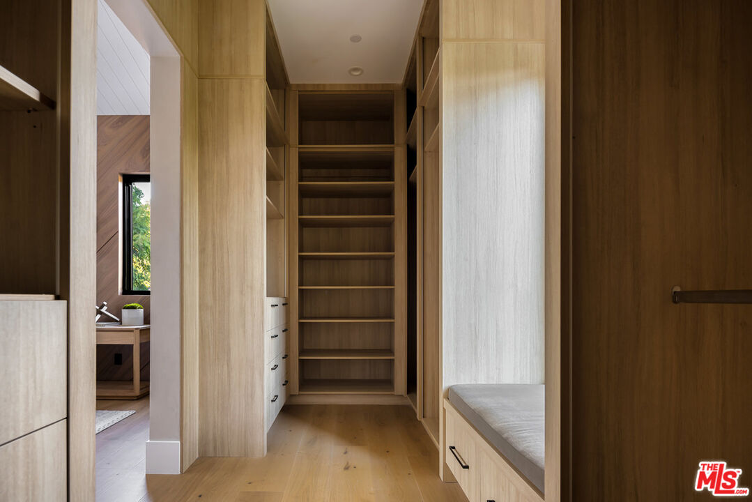 196 S Greenfield Ave