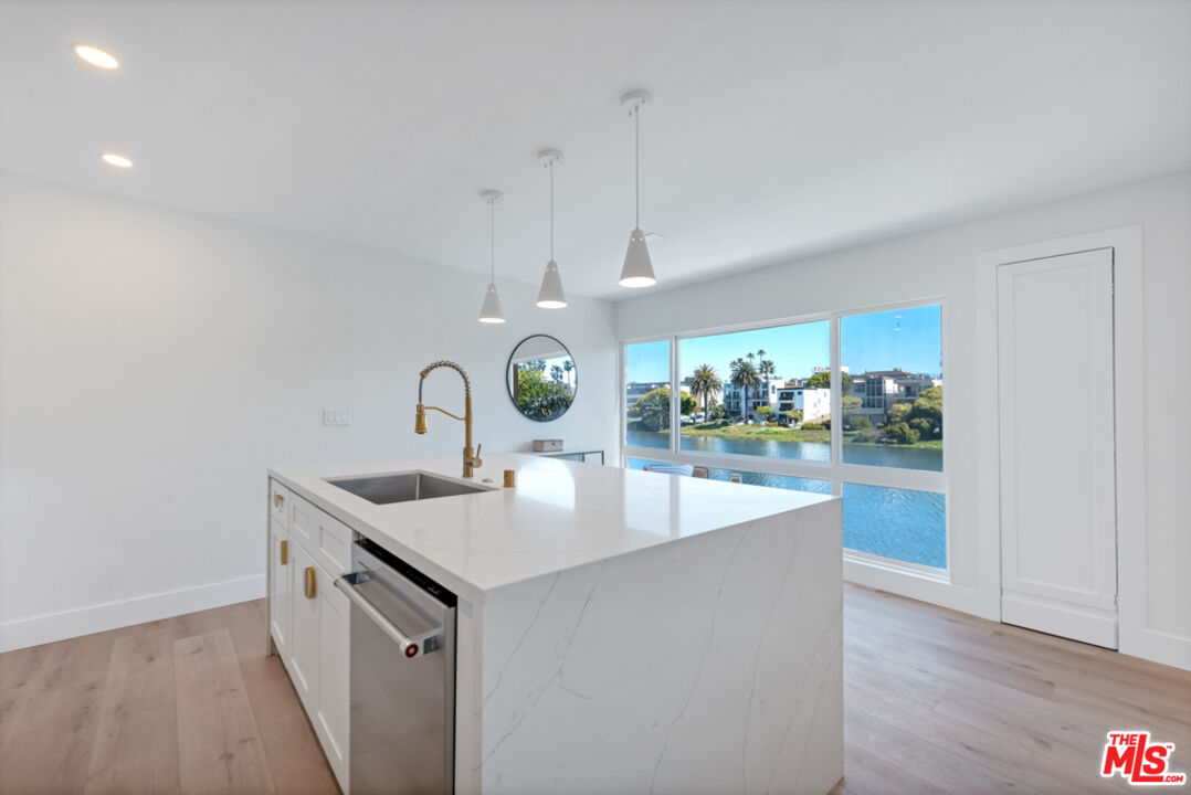 6400 Pacific Ave Unit: 104