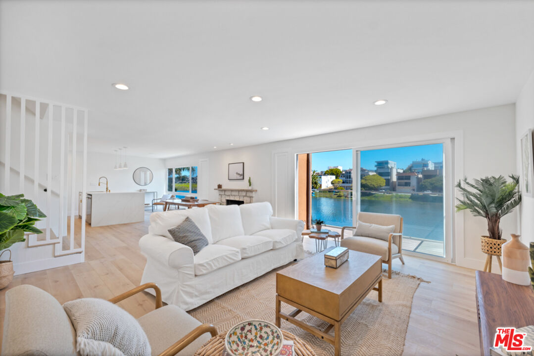 6400 Pacific Ave Unit: 104