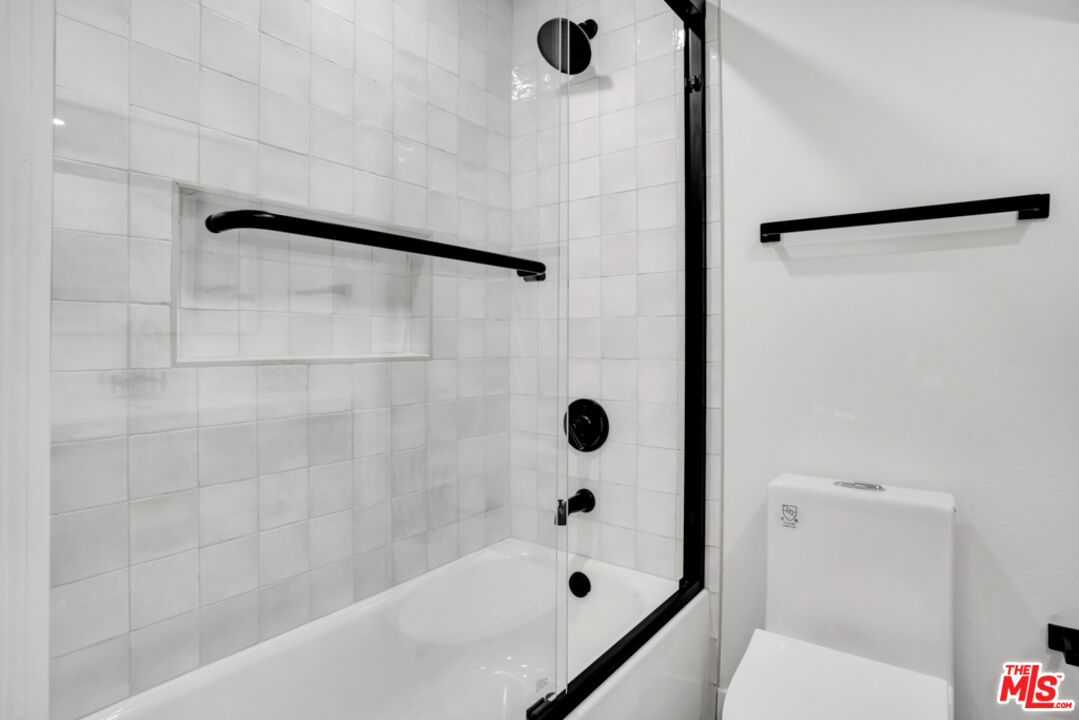 6400 Pacific Ave Unit: 104