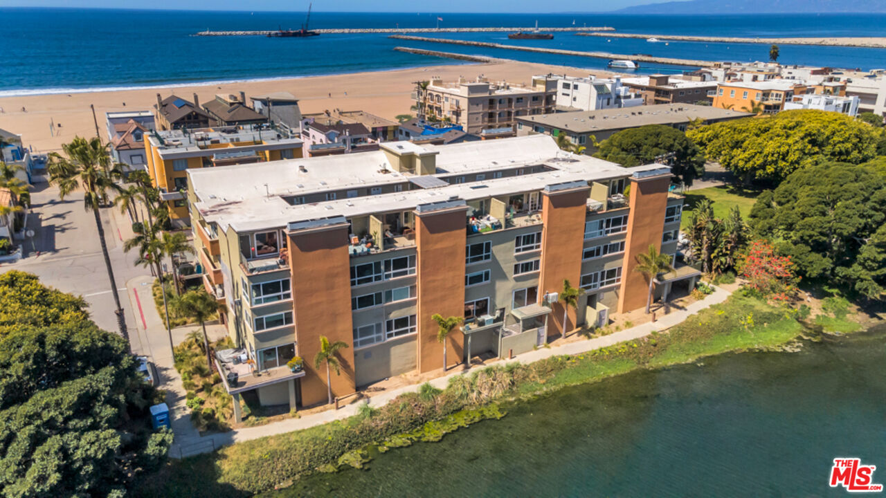 6400 Pacific Ave Unit: 104