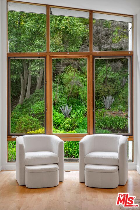 3600 Mandeville Canyon Rd