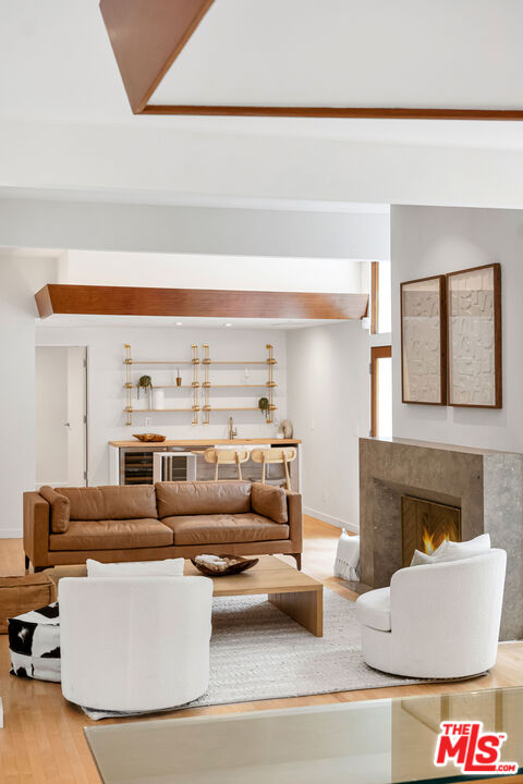 3600 Mandeville Canyon Rd