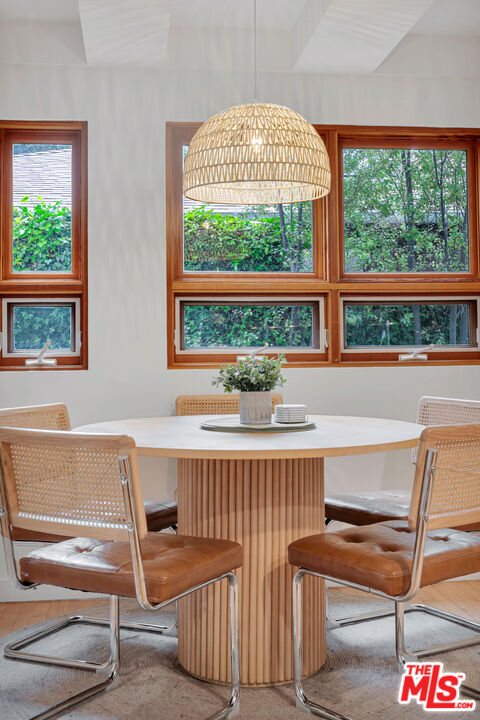 3600 Mandeville Canyon Rd