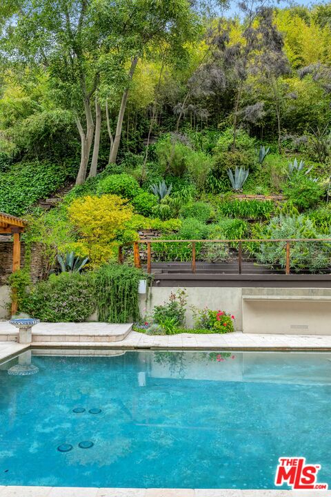 3600 Mandeville Canyon Rd