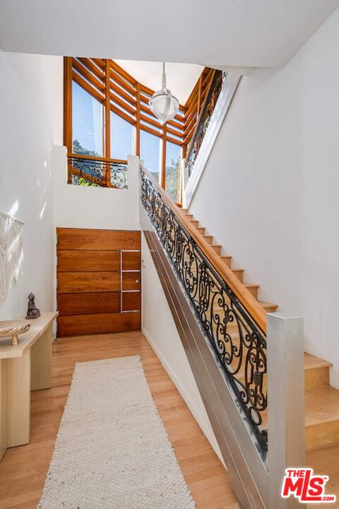 3600 Mandeville Canyon Rd