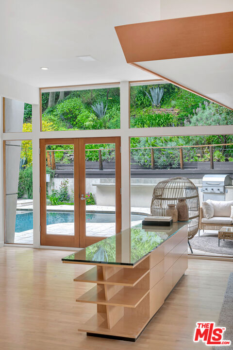 3600 Mandeville Canyon Rd