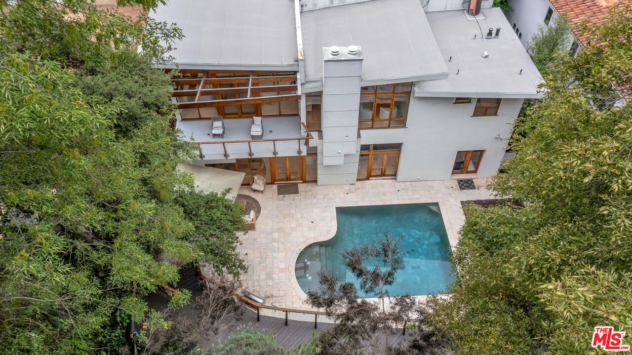 3600 Mandeville Canyon Rd