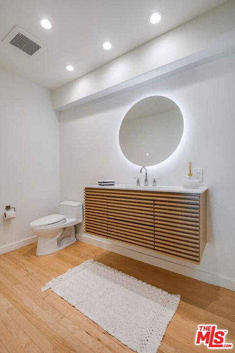 3600 Mandeville Canyon Rd