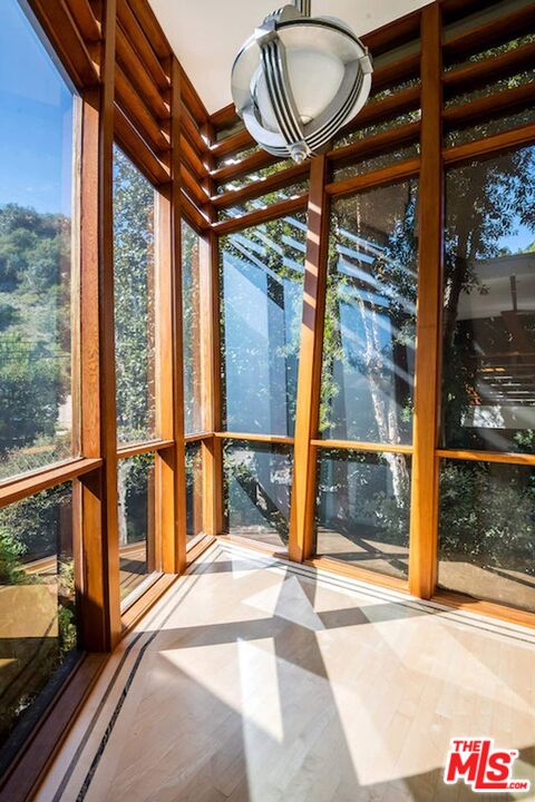 3600 Mandeville Canyon Rd