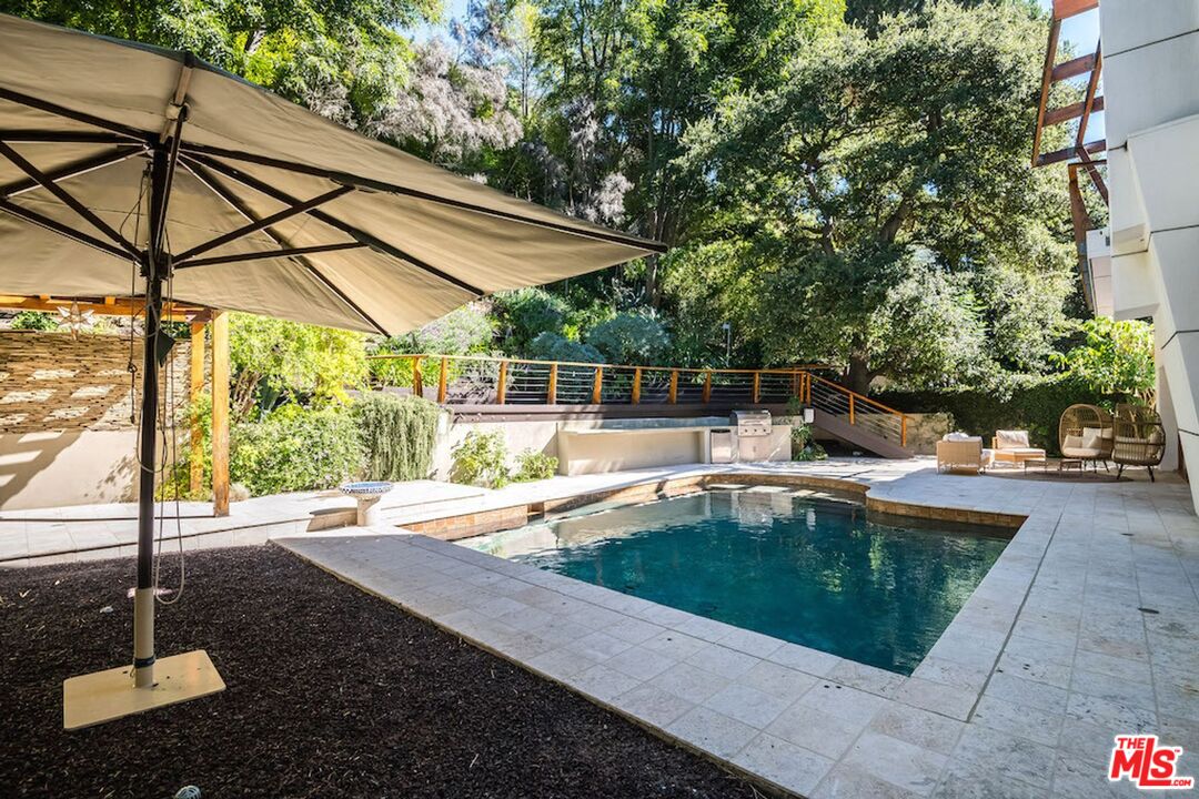 3600 Mandeville Canyon Rd