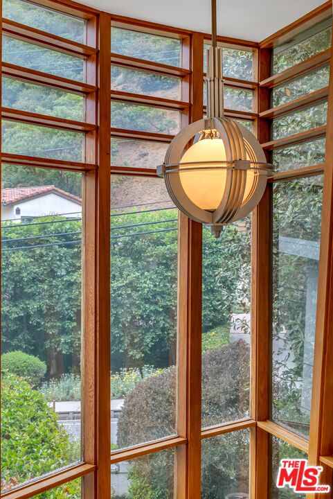 3600 Mandeville Canyon Rd