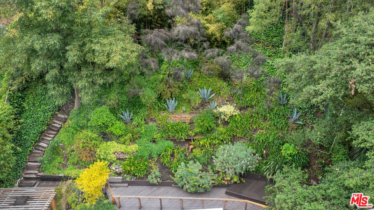 3600 Mandeville Canyon Rd