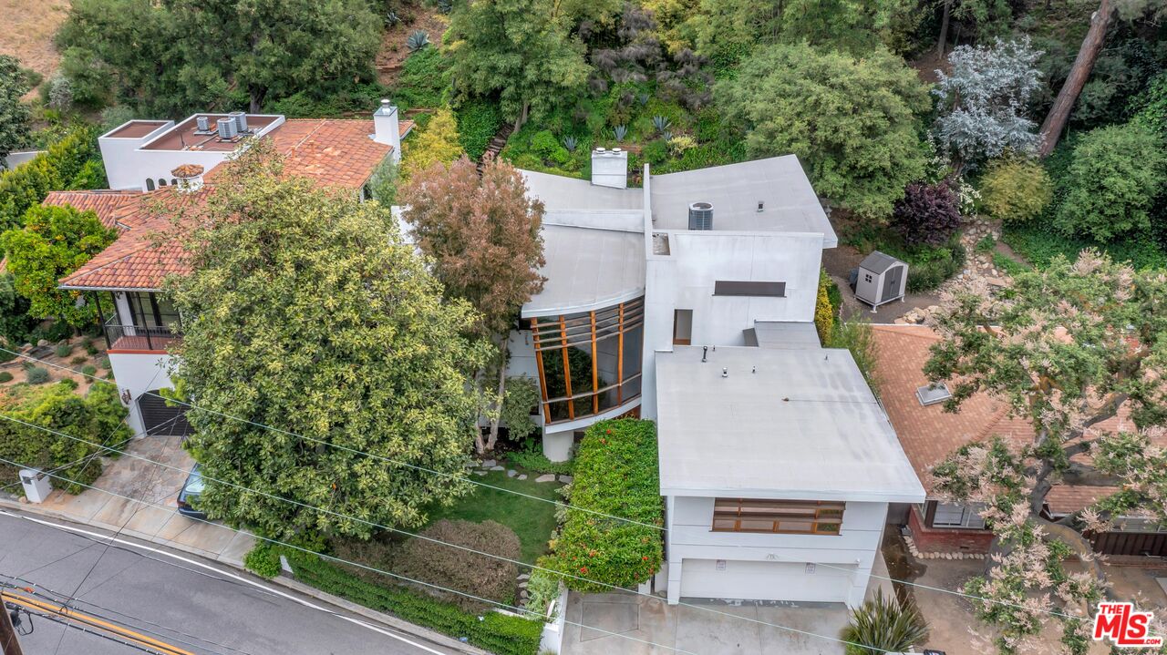 3600 Mandeville Canyon Rd