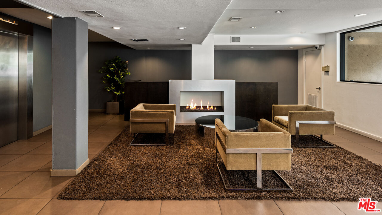 141 S Clark Dr 404