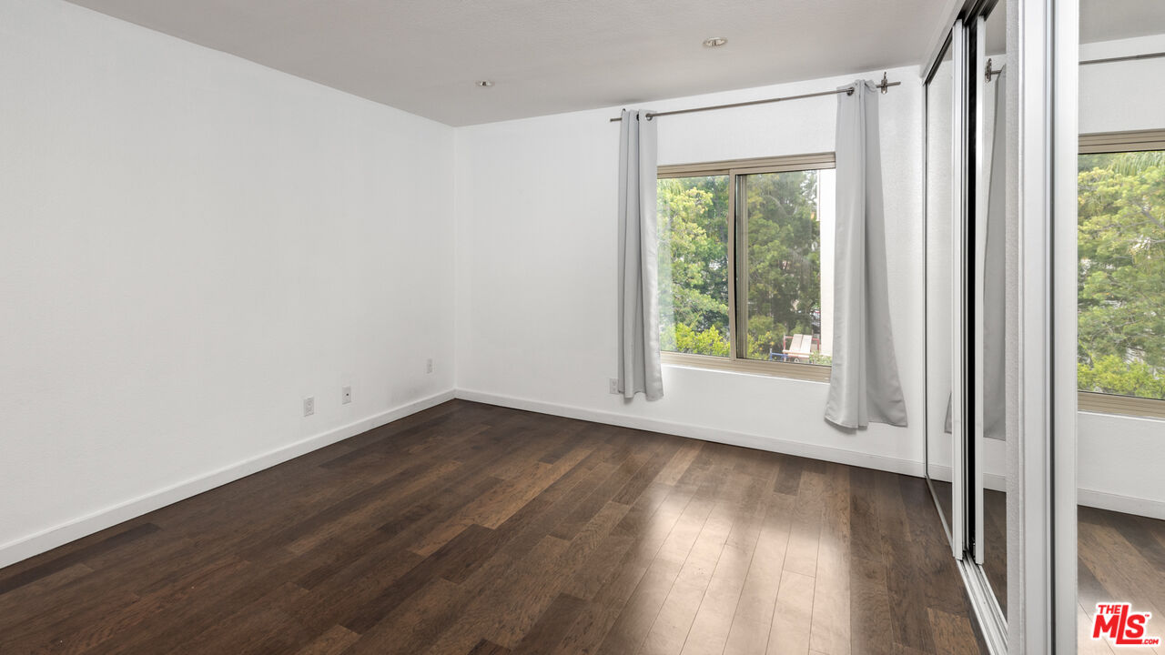 141 S Clark Dr 404