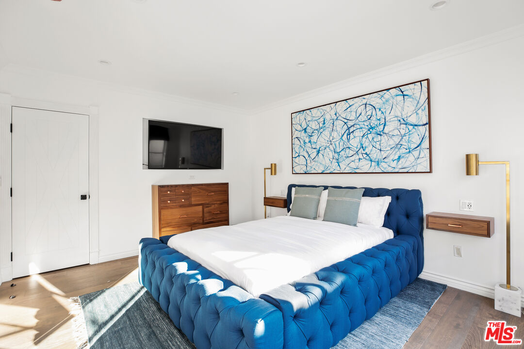 133 S Roxbury Dr Unit: A