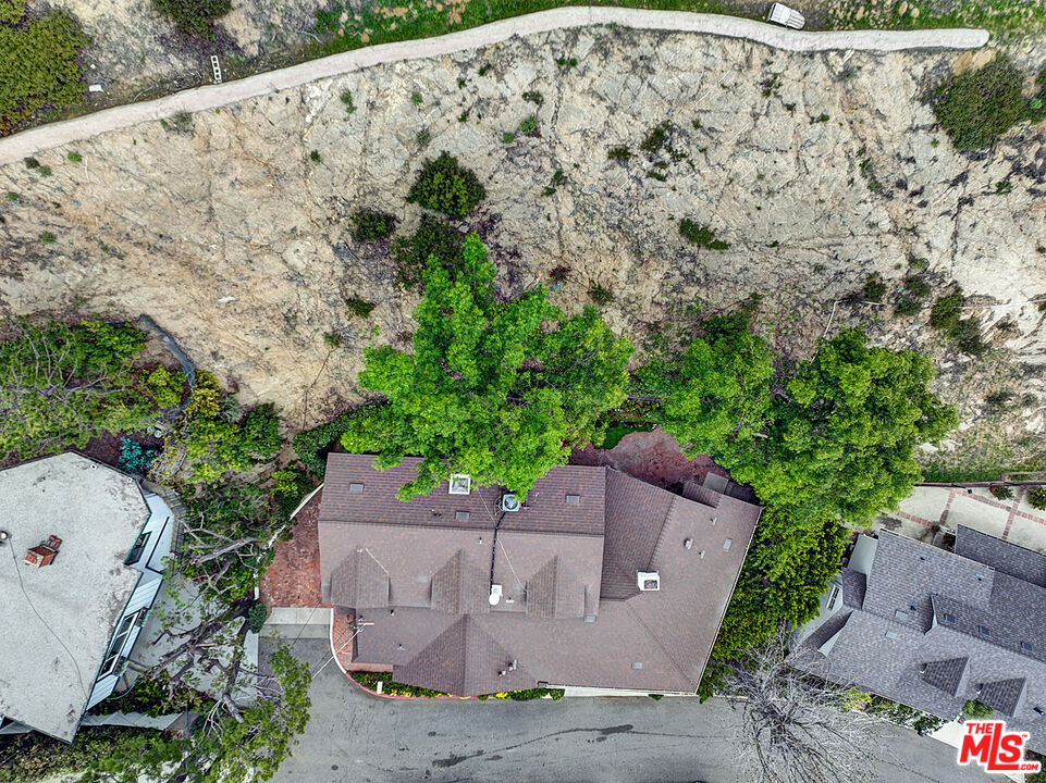 2132 El Roble Ln