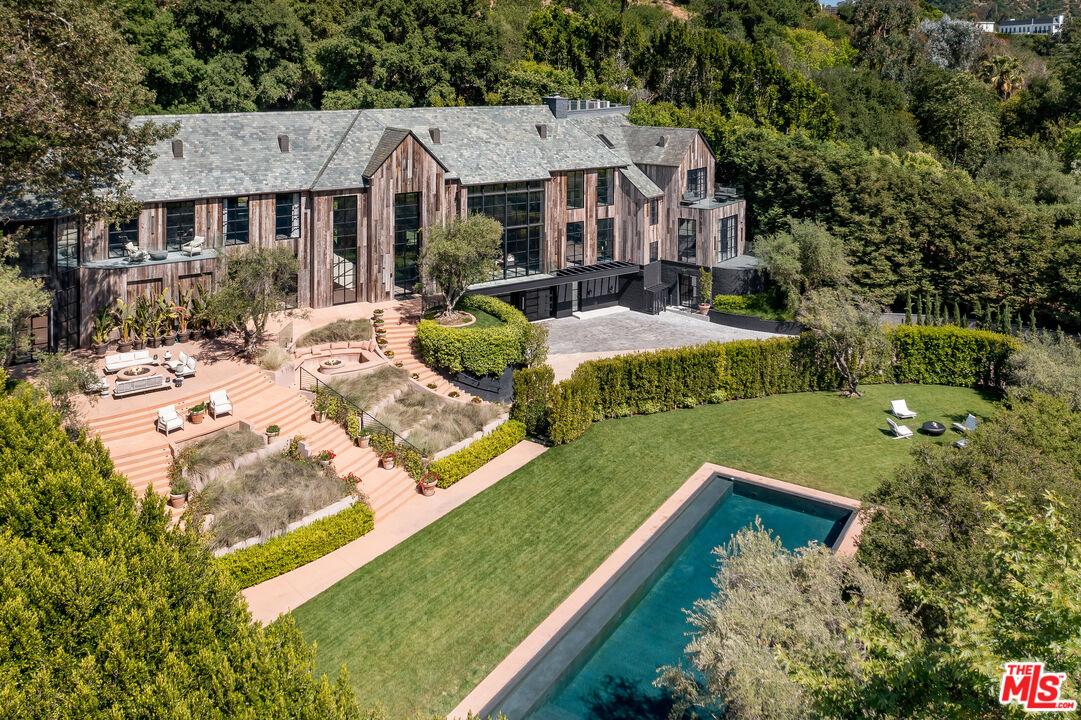 2650 Benedict Canyon Dr