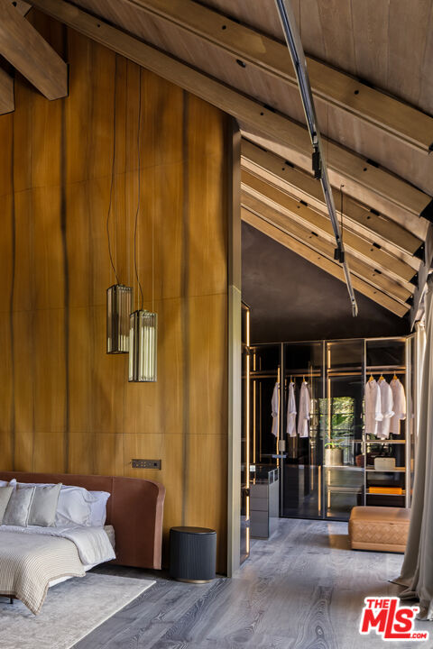 2650 Benedict Canyon Dr