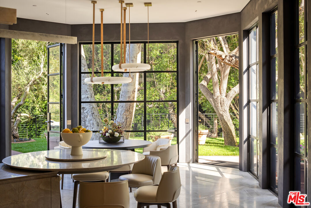 2650 Benedict Canyon Dr