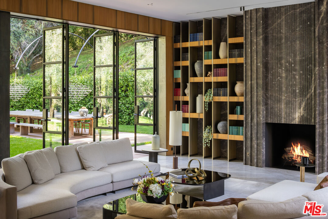 2650 Benedict Canyon Dr