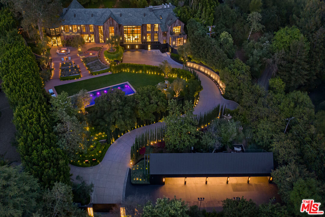 2650 Benedict Canyon Dr