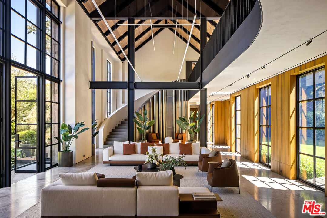 2650 Benedict Canyon Dr