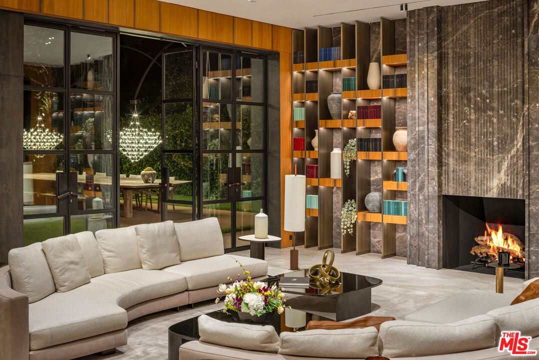 2650 Benedict Canyon Dr