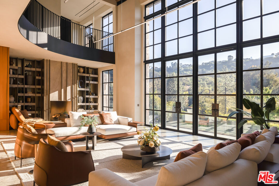 2650 Benedict Canyon Dr