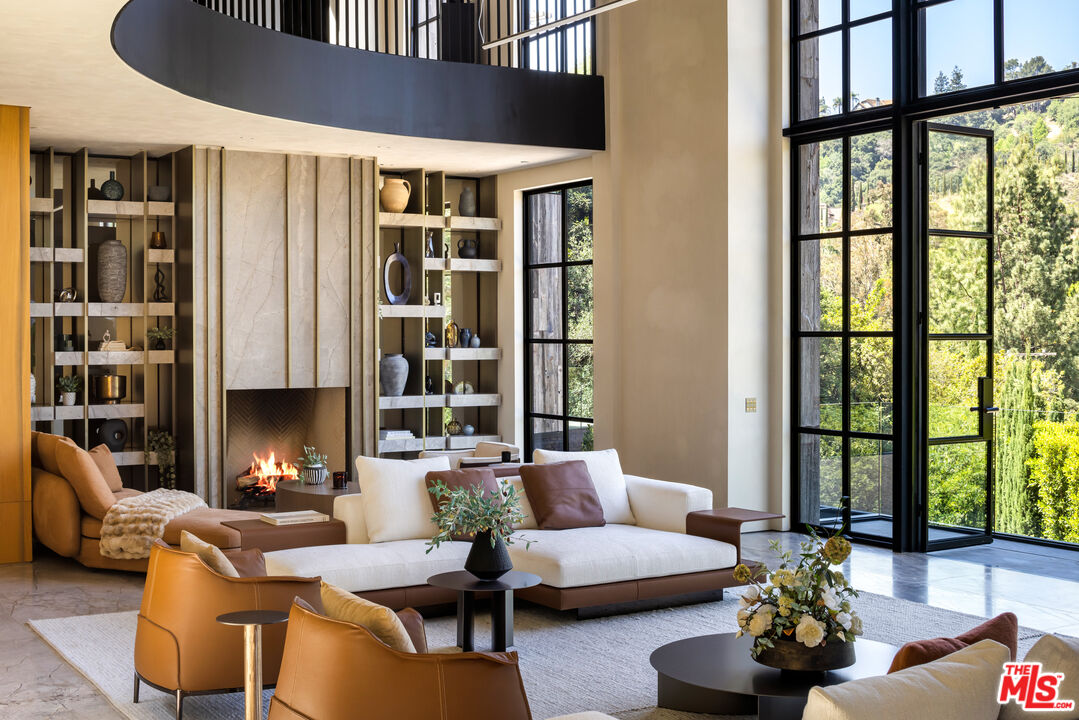 2650 Benedict Canyon Dr