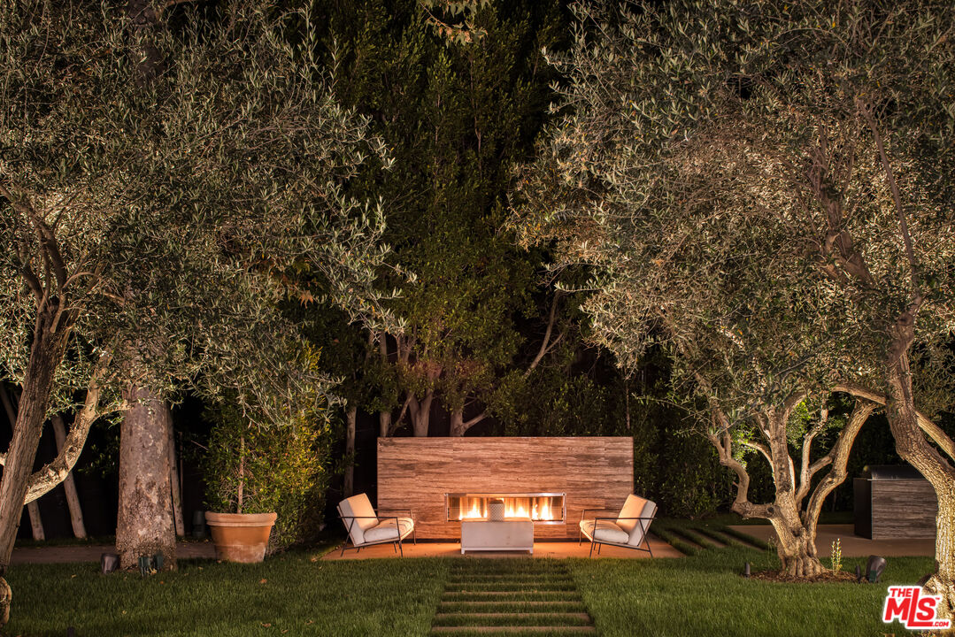 2650 Benedict Canyon Dr