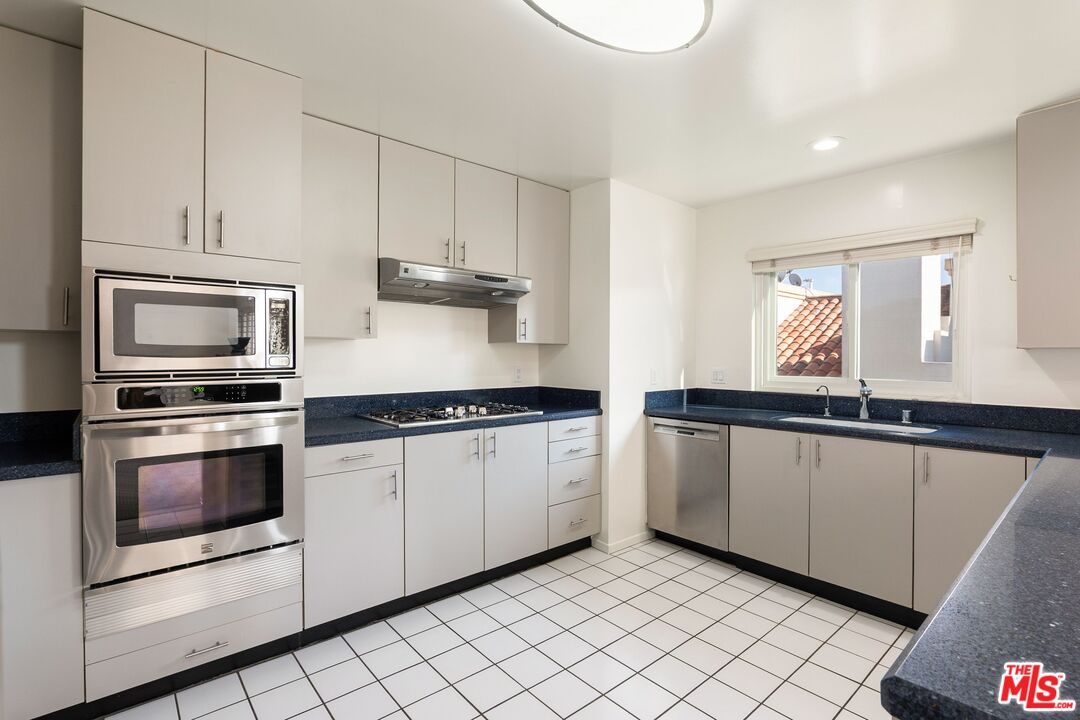 1010 California Ave Unit: 307