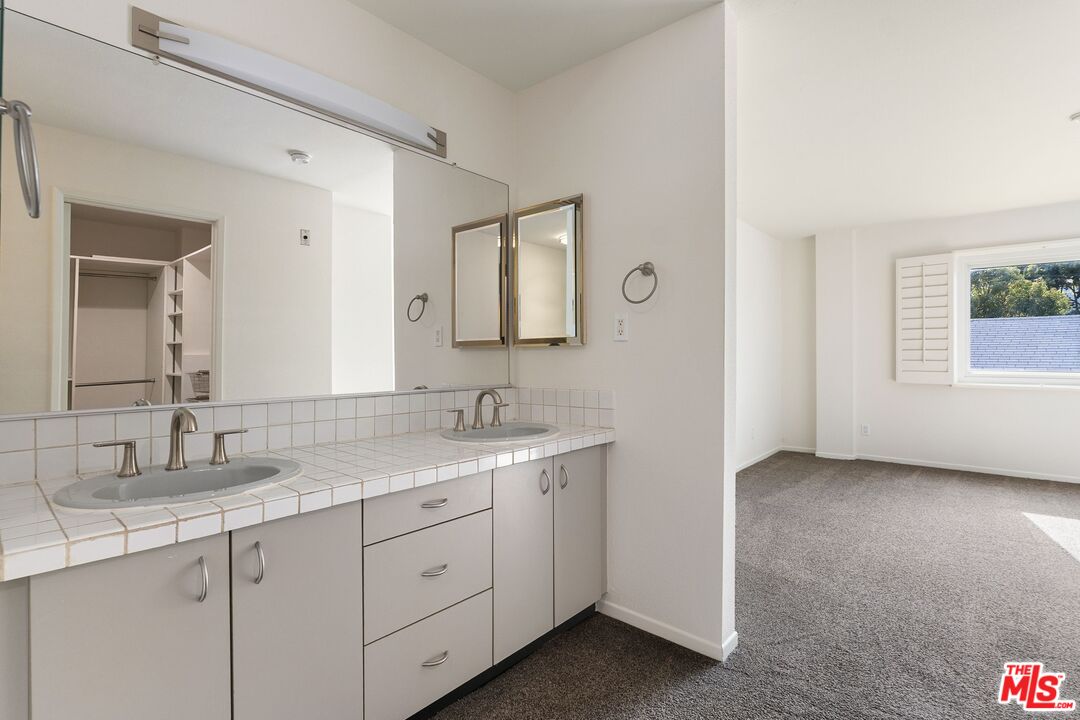 1010 California Ave Unit: 307