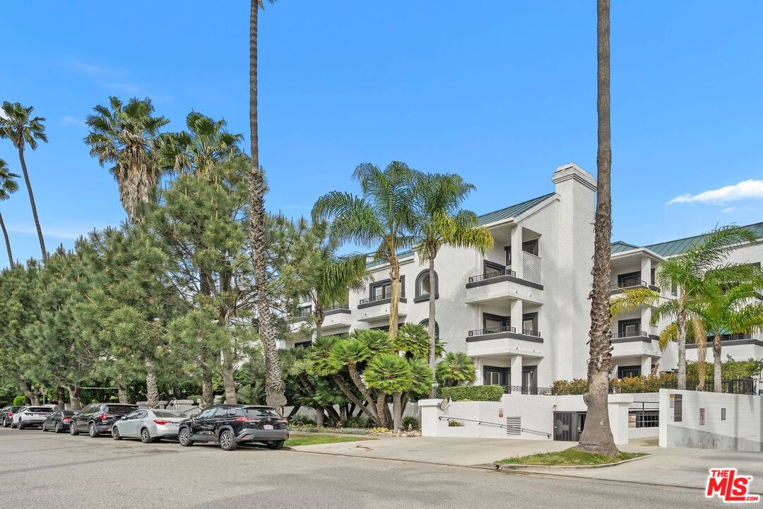 1133 9th St Unit: 202