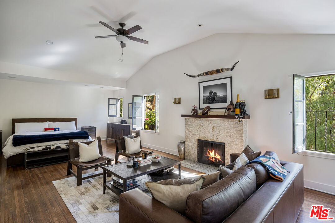 1930 Laurel Canyon Blvd, Hollywood Hills